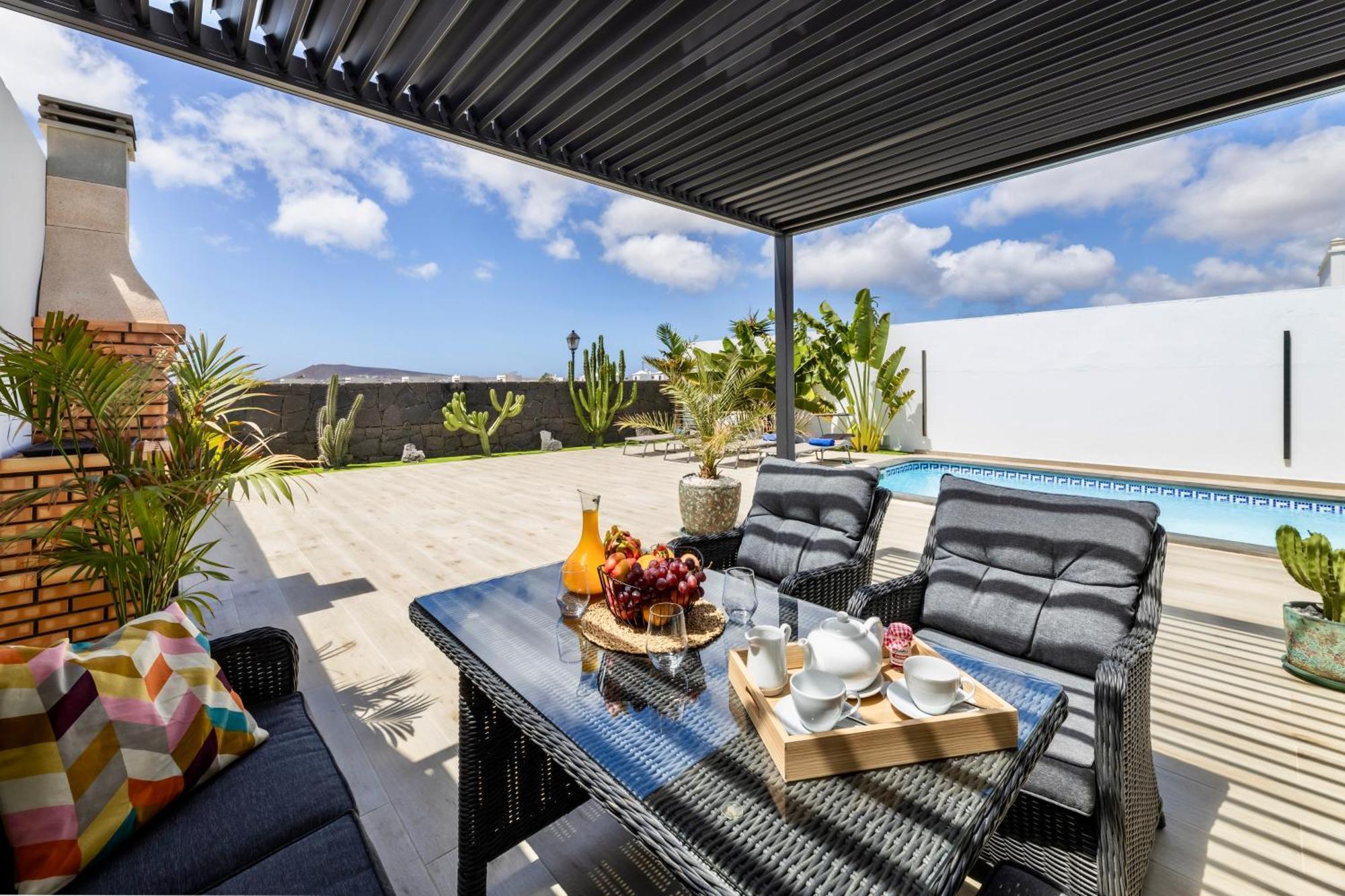 Villa Playa Blanca - Heated Pool, Aircon Eksteriør billede